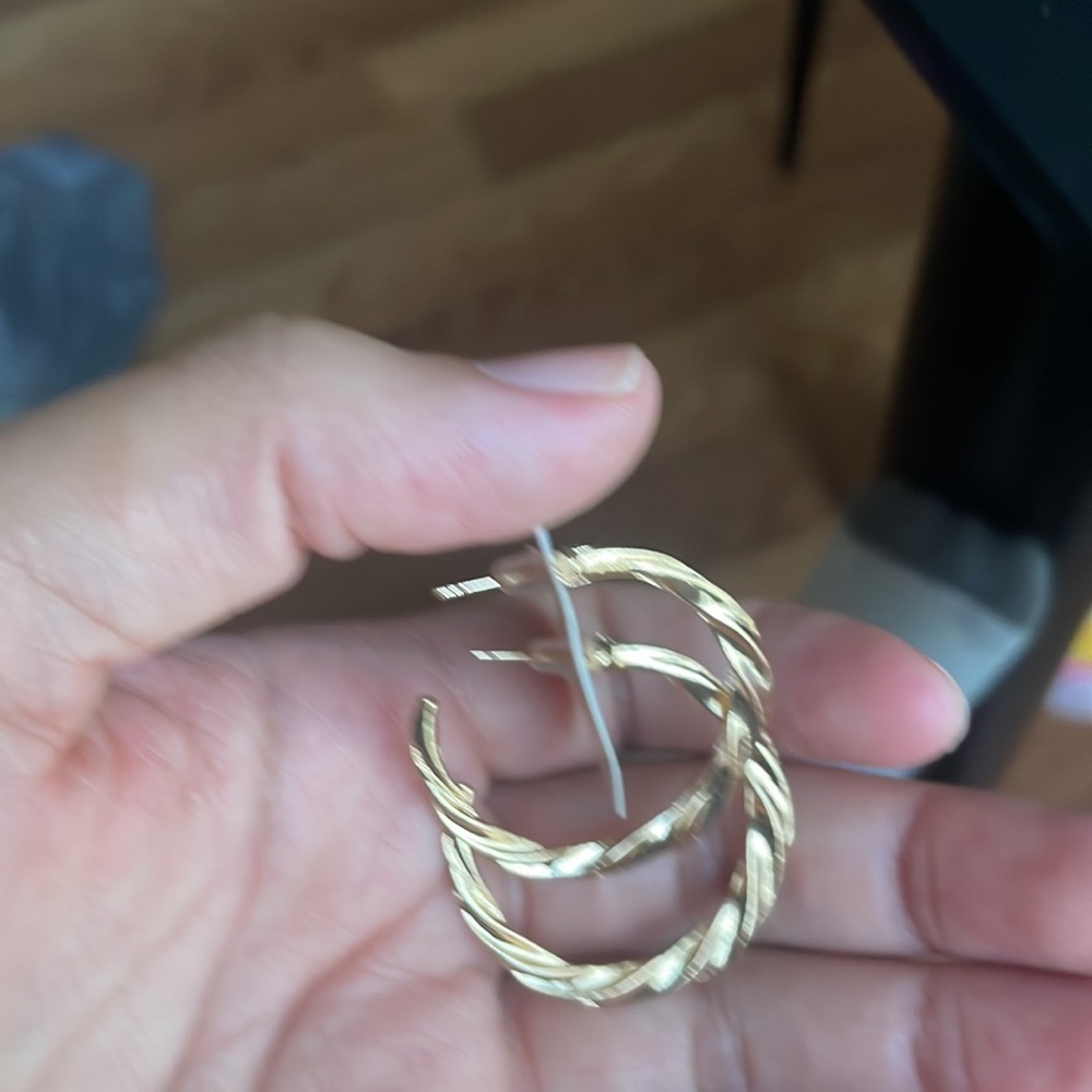 earrings - Picture 2 of 3